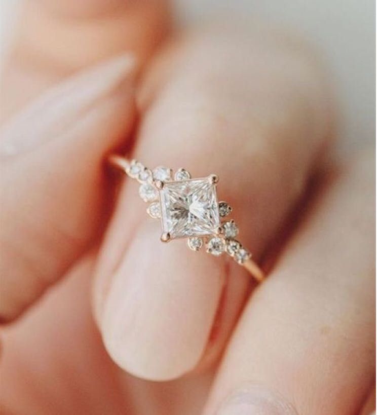 BAGUE CLASSIQUE ÉCLAT DIVIN DÉLYSIAN