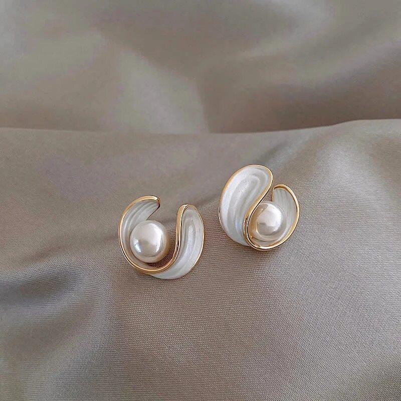 BOUCLES D’OREILLES DORÉES OPAL ET PERLES