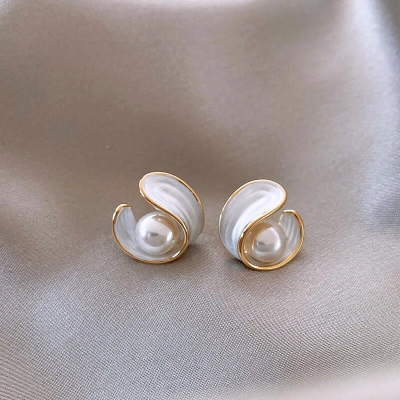 BOUCLES D’OREILLES DORÉES OPAL ET PERLES