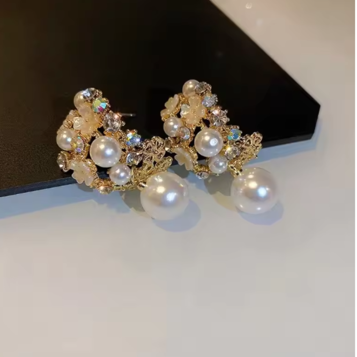 GOLDEN BLOOM PEARL EARRINGS