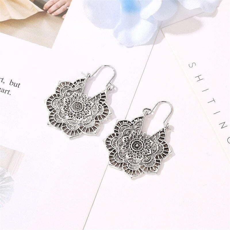 BOUCLES D’OREILLES LOTUS MANDALA RAYONNANTES