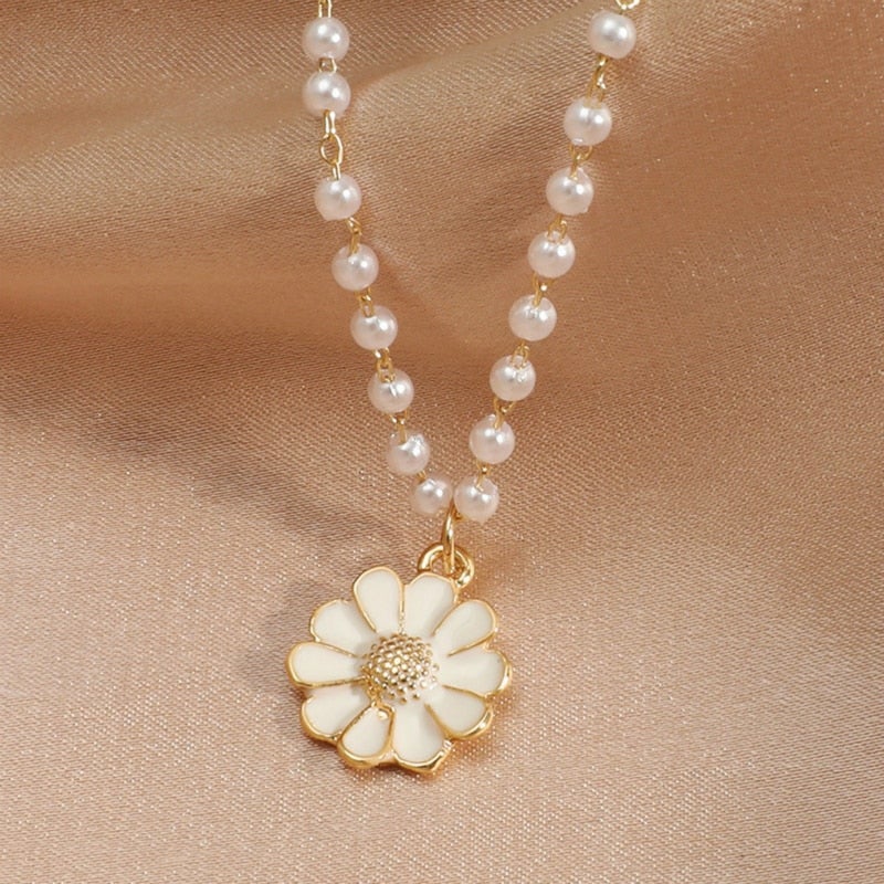 PEARL DAISY DELIGHT NECKLACE