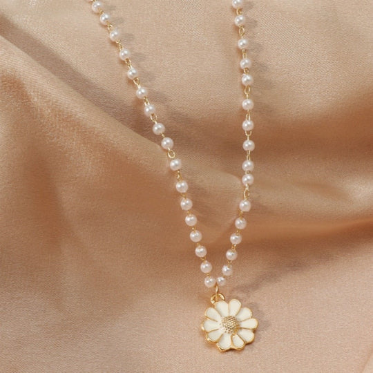 PEARL DAISY DELIGHT NECKLACE