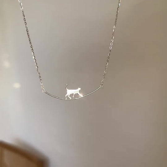 COLLIER ÉLÉGANT CHAT ESCALADANT
