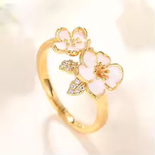 PETAL WHISPER RING