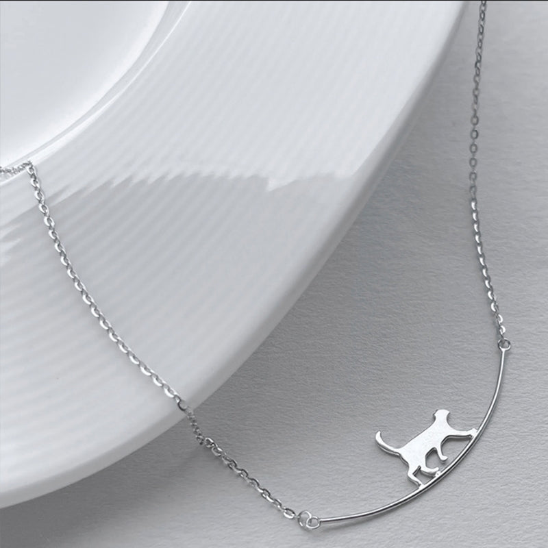 COLLIER ÉLÉGANT CHAT ESCALADANT
