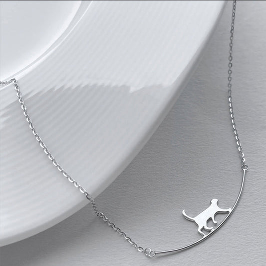 COLLIER ÉLÉGANT CHAT ESCALADANT