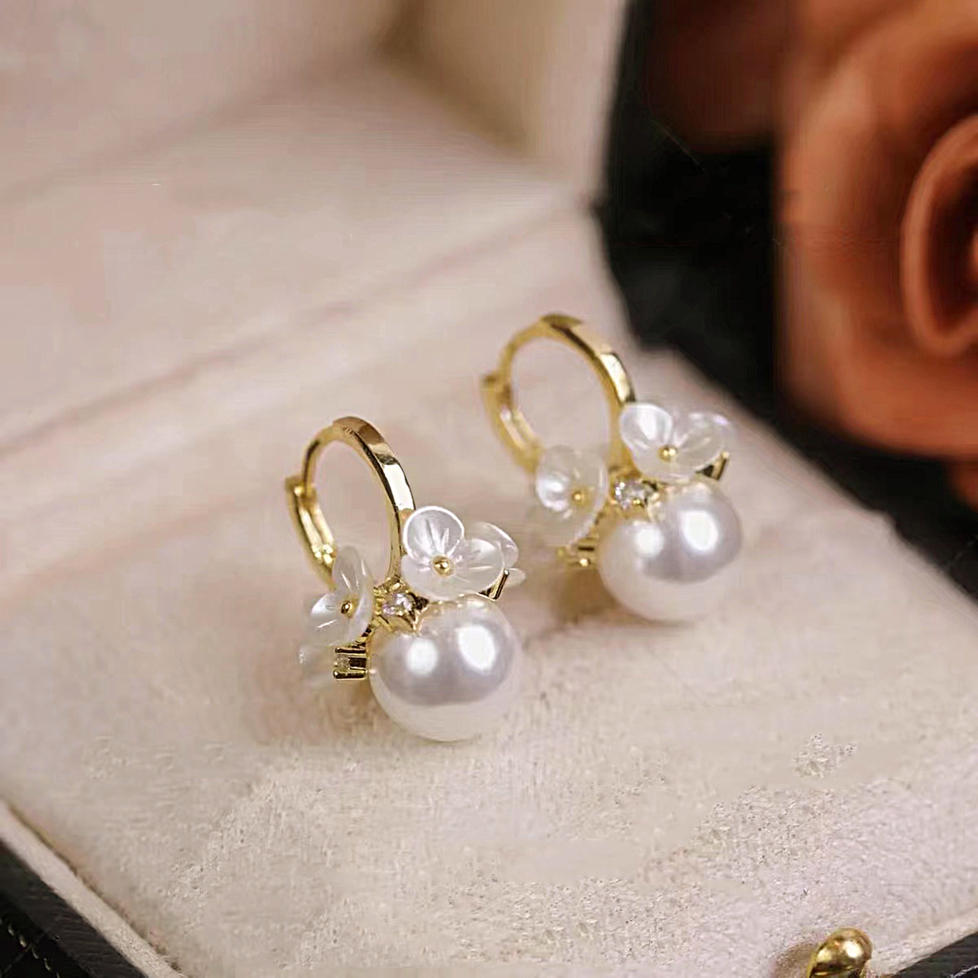 BOUCLES PERLE FLORALE ÉCLATANTE