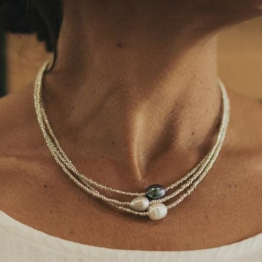 COLLIER ÉLÉGANT PERLES D’EAU DOUCE PURES