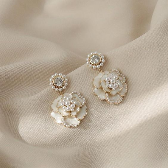 ETERNAL ELEGANCE PEARLS