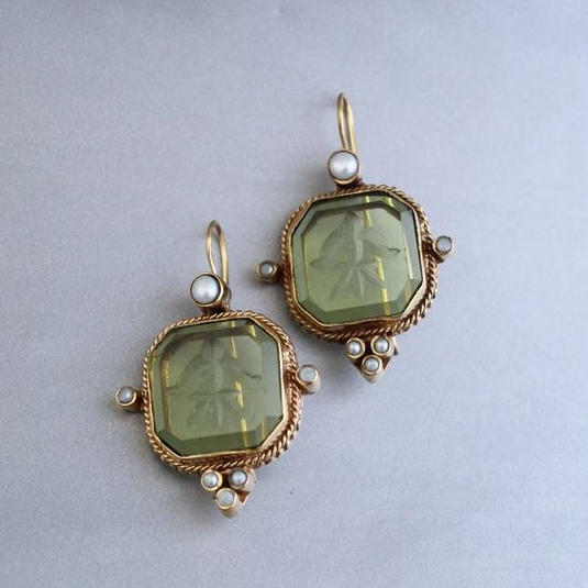BOUCLES PERLES VERT ÉCLAT CÉLESTE