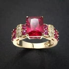 BAGUE VINTAGE OR AVEC PIERRE ROUGE