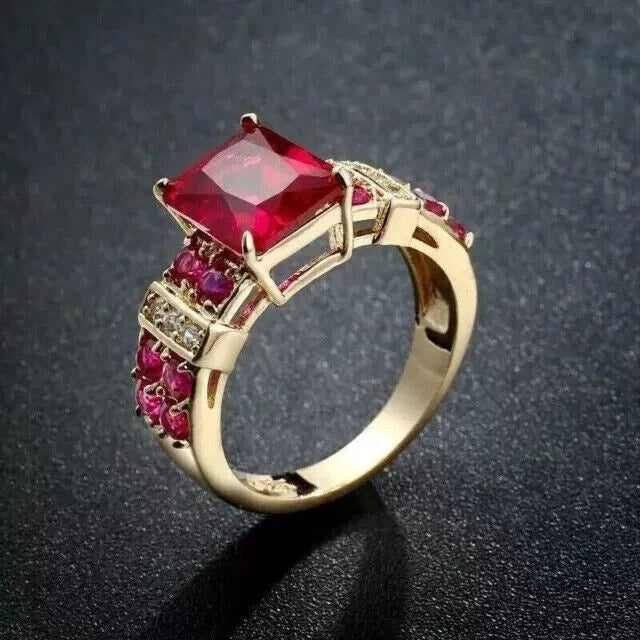 BAGUE VINTAGE OR AVEC PIERRE ROUGE