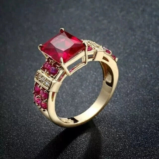 BAGUE VINTAGE OR AVEC PIERRE ROUGE